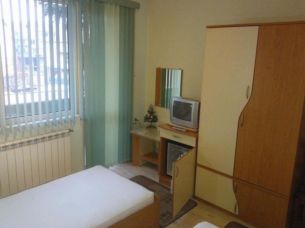Hotel Tsarevets Асеновград Номер фото